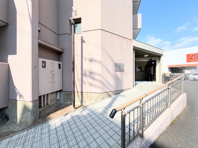 【エントランス】