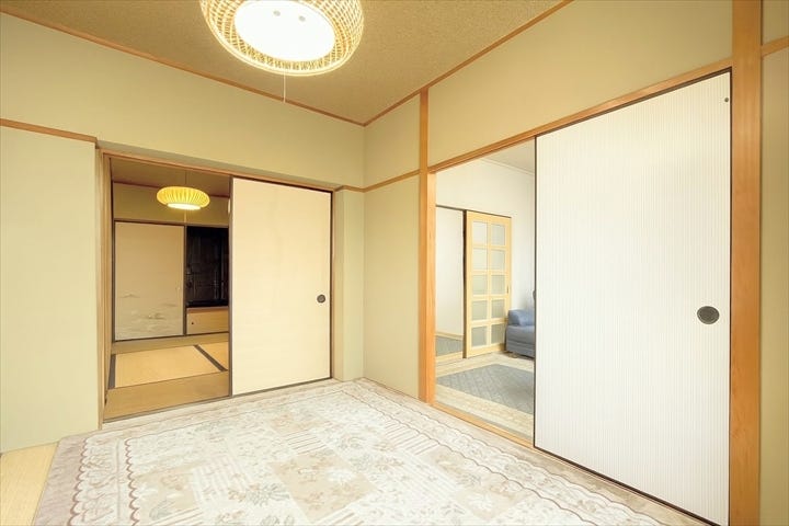 リビングとつながる畳敷きのお部屋は、
お客さまが遊びに来た時にも使えます。