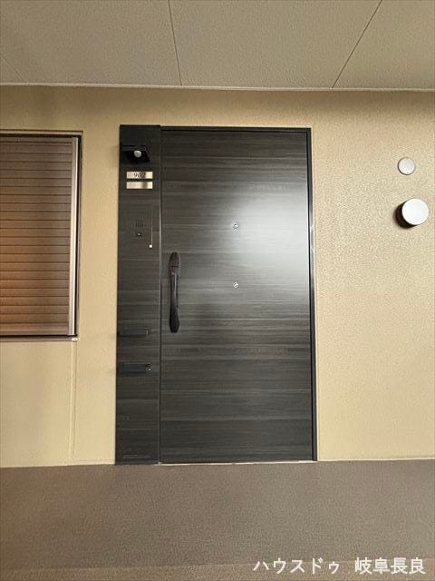 ≪外玄関≫
洗練された外玄関。