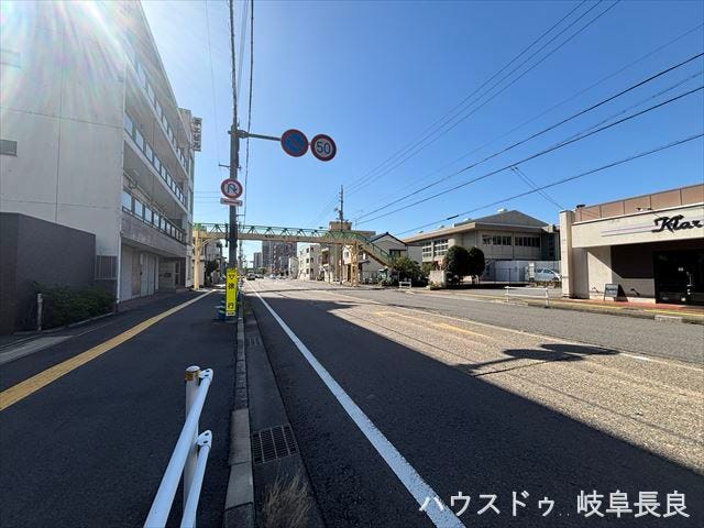 ≪西側南向き≫
広々としていて、街並みが開放的で圧迫感がありません。