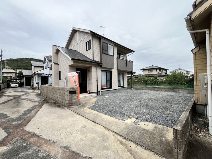 【外観】
◆備前一宮駅まで徒歩12分!
◆駐車場4台分あり!
◆2025年10月内装リフォーム!