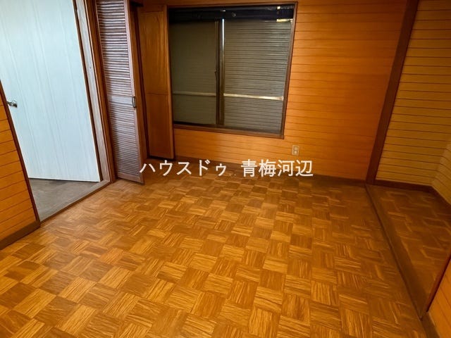 6帖洋室:2面採光なので、通風・採光良好です。収納があるので大きな家具を置かずに、お部屋を広々使えますね。
※一部CG家具消し加工処理をしています。