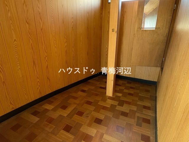 納戸:納戸があれば、衣替えのお洋服や、掃除道具などをしまうことが出来て、居住空間を広く使えますね!玄関の近くにあるので防災グッズを備えて置くものいいですね◎
※一部CG家具消し加工処理をしています。