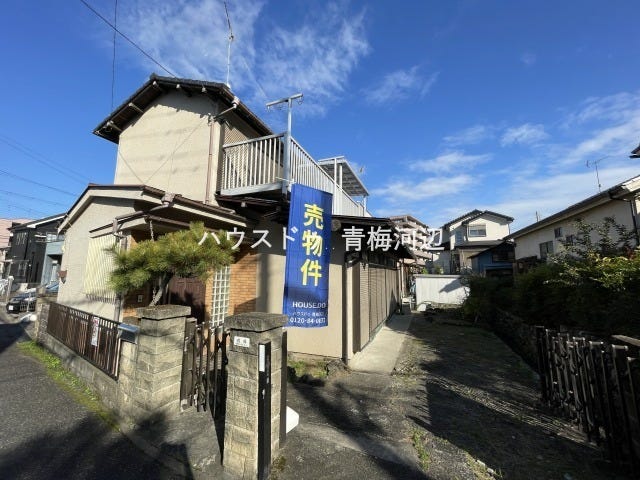 【外観】
閑静な住宅街にある1967年築5SLDKの中古戸建が登場です。