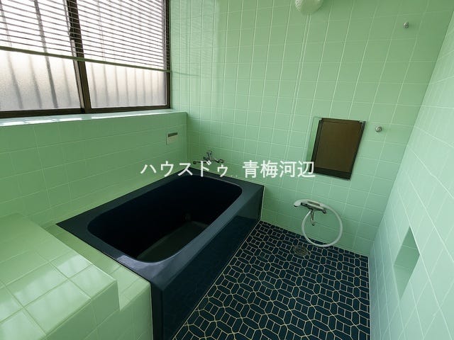 浴室:タイルの浴室はお手入れがしやすく、耐久性も高いのがメリットです。清潔でキレイなお風呂を保ちやすいのはうれしいですね。
※一部CG家具消し加工処理をしています。