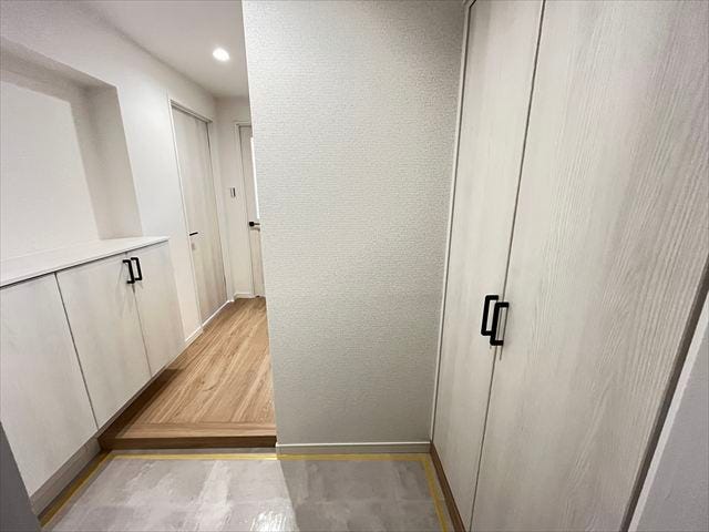 ゆとりのある広さを確保した玄関です。豊富な収納と明るい空間が、毎日のスムーズな出入りと気持ちの良い「いってきます」を演出します。