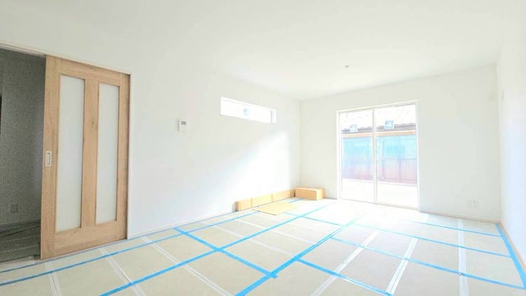 LDKが2面採光につき採光・通風良好です!太陽光が差し込み明るいです♪