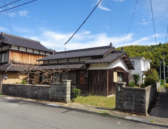 木造陸屋根瓦葺2階建