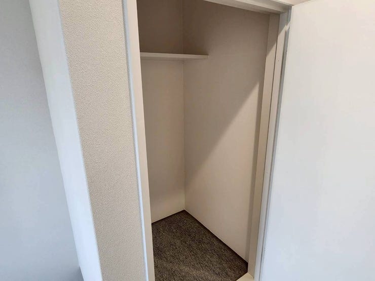 季節物や使用頻度の低い物をしまうのに便利な収納。