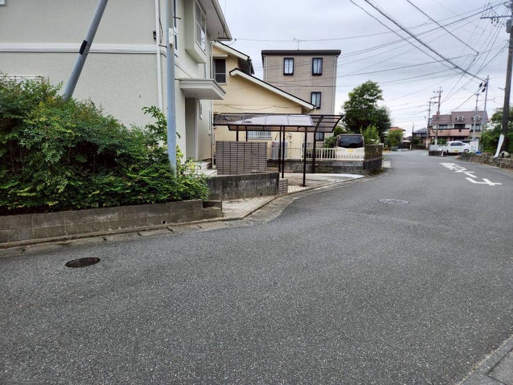 近隣の目がありお子様の通学も見守れます。