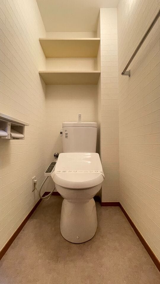 収納棚には、お客様には見せたくないものを仕舞いましょう。「見せる」と「隠す」を、上手に組み合わせて、生活感もオフ