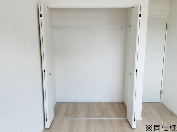 ※同仕様
◎現地案内予約受付中!◎
丈の長い衣類も綺麗にしまって置けるクローゼット◎
