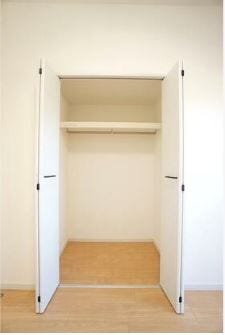 6帖の北中洋室収納です。