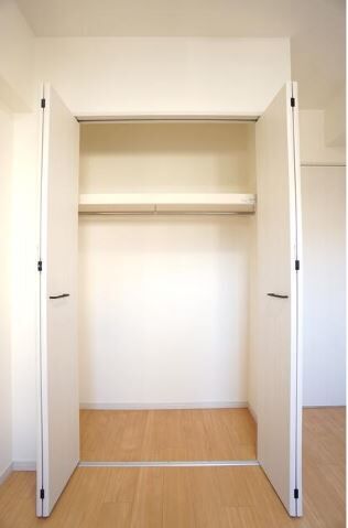 4.9帖の北西洋室収納です。