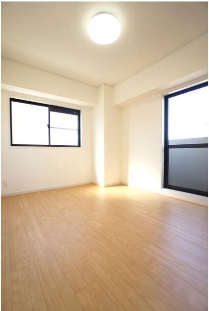 6帖の北西洋室です。