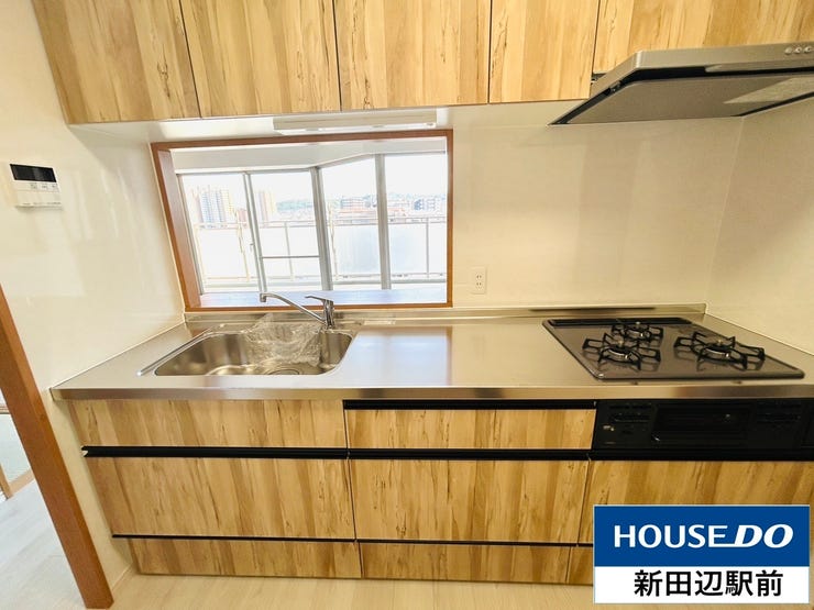 家事をしながらもお子様が遊んだり、食事をするのを見守れます。家族との会話もしやすいのでコミュニケーションがふえますね。