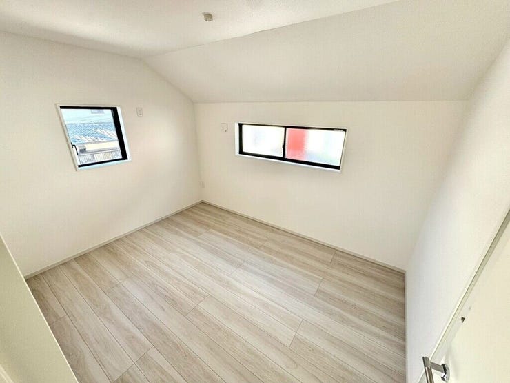 【Bedroom】主寝室や子ども部屋、在宅ワークにも使える洋室。暮らしに合わせて自由にレイアウトできます。