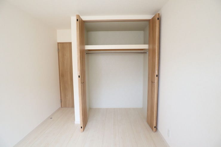 ◇クローゼット◇ 同仕様
全居室収納付き♪
お部屋がスッキリとお使いいただけます♪