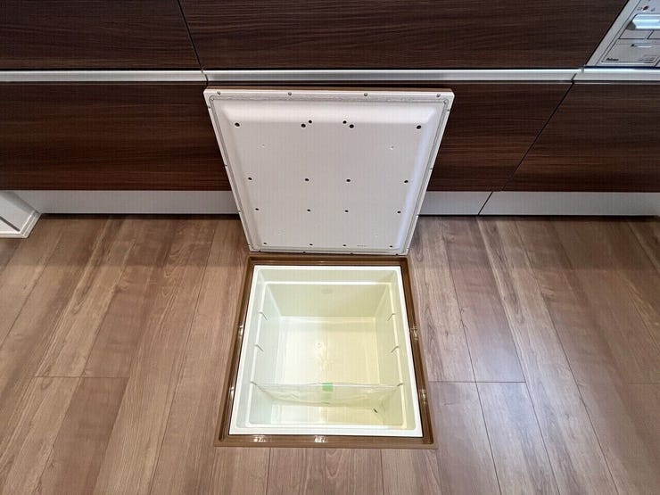 ○床下収納○ 同仕様
あまり使わないものの収納に是非!
キッチンがスッキリ片付きます♪