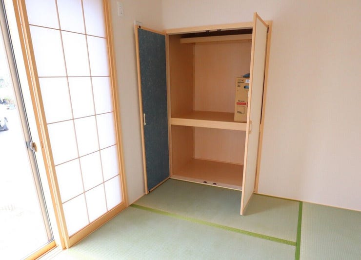 ◇和室収納◇ 同仕様
来客用の布団などもスッキリ収納することができますね♪
