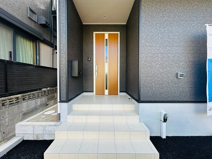 ◇外観から見たお洒落な玄関♪