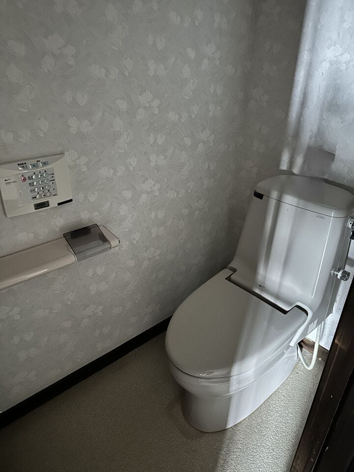 花柄のかわいい壁紙ですよね!