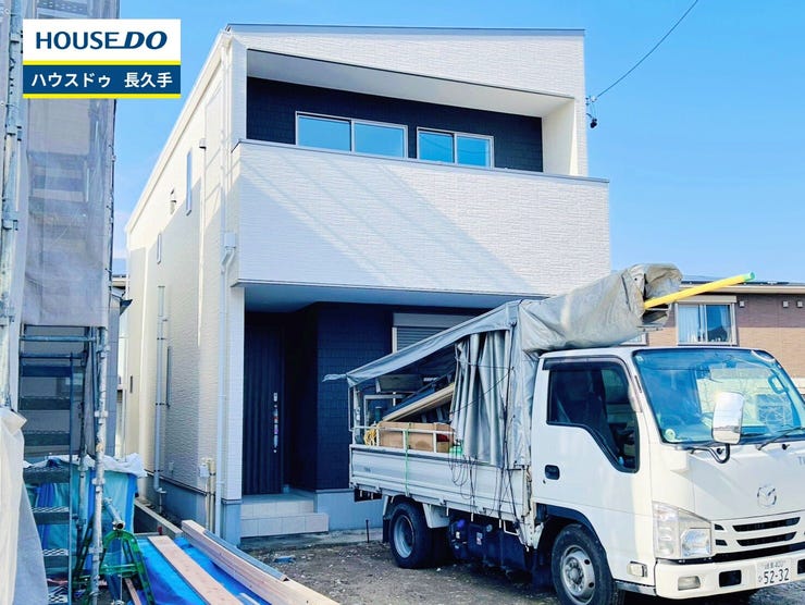 【外観】
お住まい購入に向けての『質問』・『疑問』。具体的に何を準備をして進めたらいいのか?些細な事でも何でも質問して下さい。安心してお住まいが購入出来るようサポート致します!