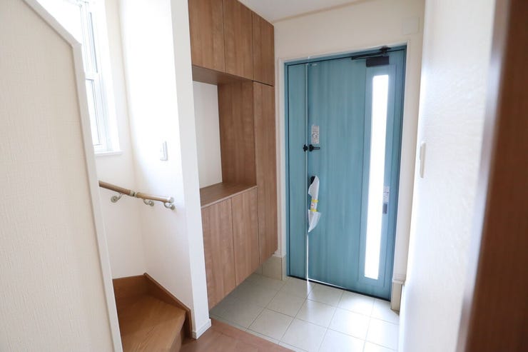 ◇玄関◇ 同仕様
シューズボックス付きの玄関♪
玄関がスッキリとお使いいただけます♪