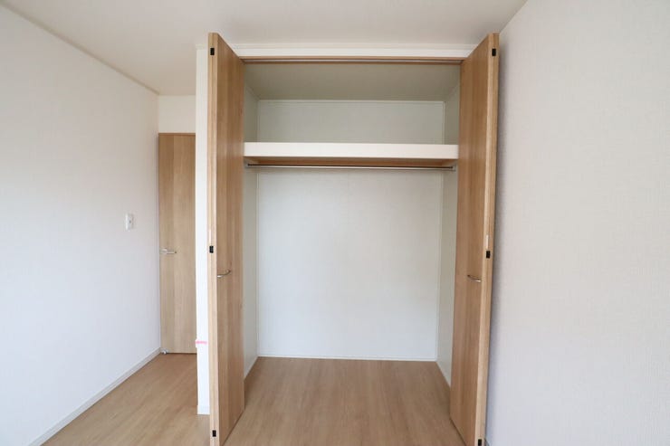 ◇クローゼット◇ 同仕様
全居室収納付き♪
お部屋がスッキリとお使いいただけます♪