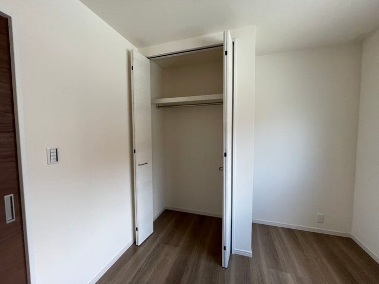 ◇クローゼット◇ 同仕様
全居室収納付き♪
お部屋がスッキリとお使いいただけます♪