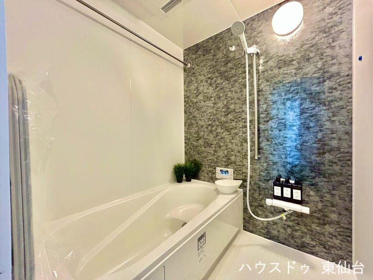 無駄を削ぎ落とした美しさ。洗練されたバスルームが暮らしを格上げ。