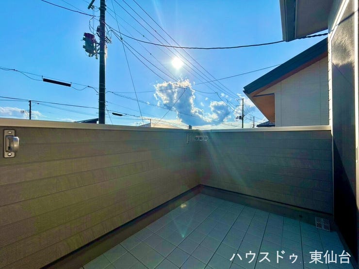 南向きのバルコニーで日当たり良好♪