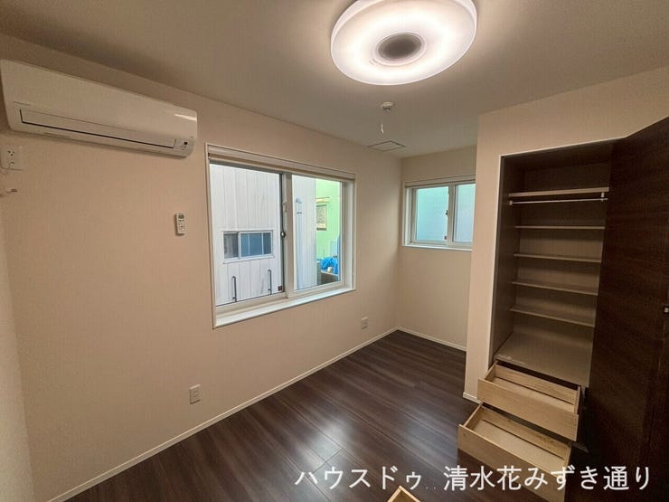 1F5.2帖洋室・・・程よい広さで使い勝手の良い空間!子ども部屋としてはもちろん、書斎や趣味の部屋としても活用でき、ライフスタイルに合わせて柔軟に使えます◎