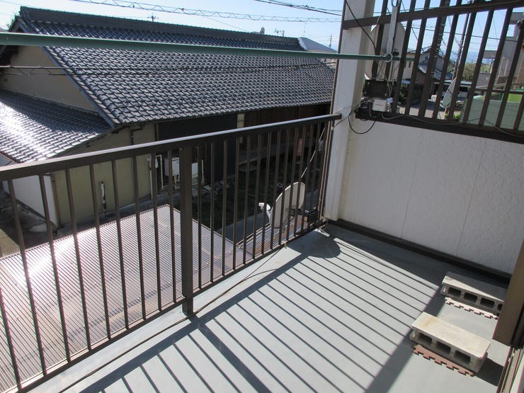 ◆南面のバルコニーは日当り良好♪洗濯物もしっかり乾き、布団もフカフカになります(^^)気持ちよく眠りにつけますね!