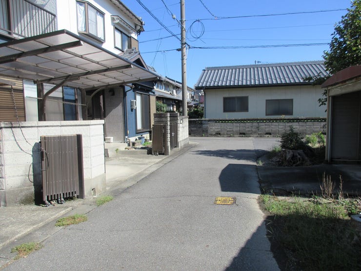 ◆南側道路 幅員約4.0m 
駐車場1台可能です!
・いつでもお気軽にお問い合わせください♪
・お住み替えについてもご相談承ります♪