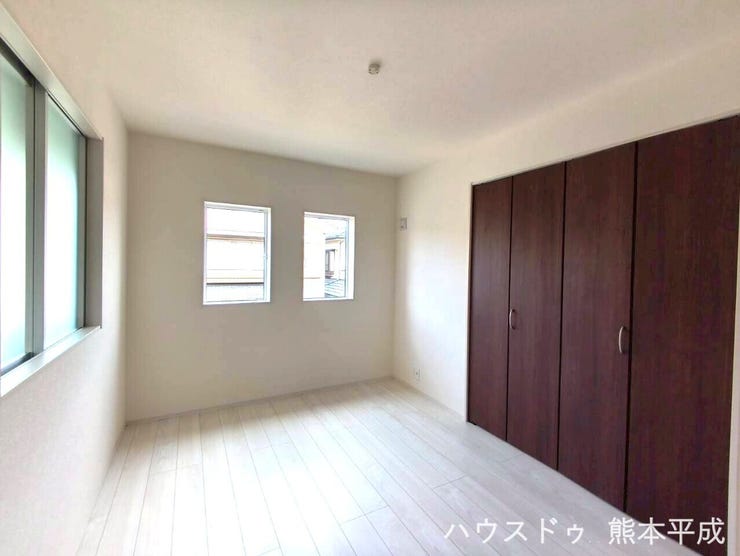 各部屋に1つずつ収納スペースがあります