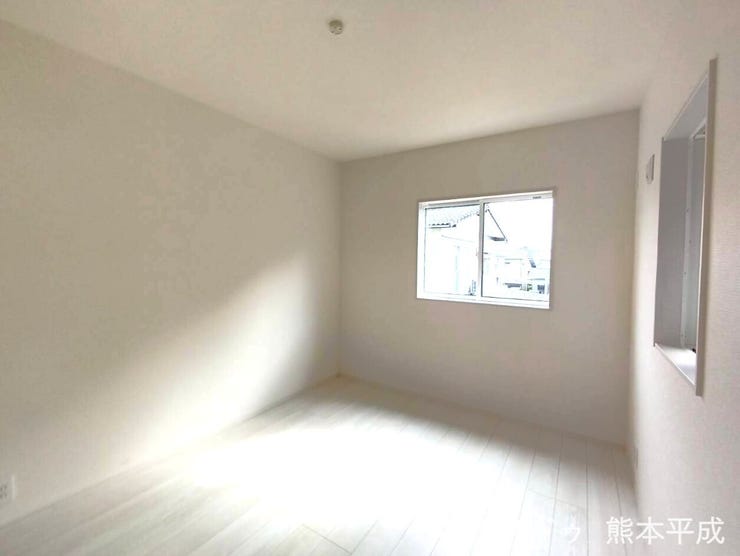 シンプルなデザインで落ち着きのある部屋です