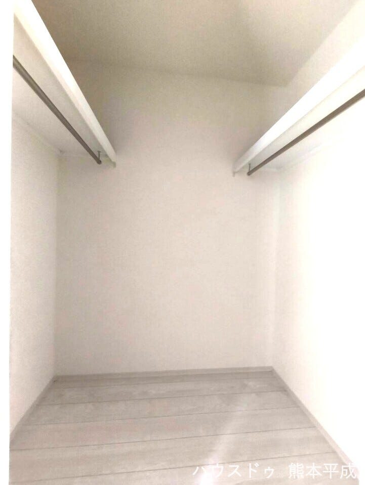 季節ものの衣類もまとめて収納できるため衣替えの手間が省けます