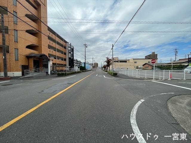 ≪南側西向き≫
歩道があるのでお子様の通学も安心ですね。