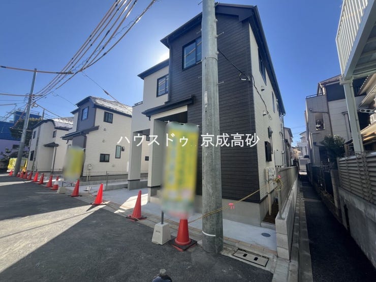 前面道路含む外観