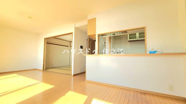 長方形のリビングはダイニングセットやソファーを分けて設置できますので、レイアウトが楽しみですね☆