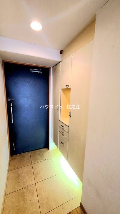 大型のシューズボックスが設置されており、玄関がスッキリ片付きます♪