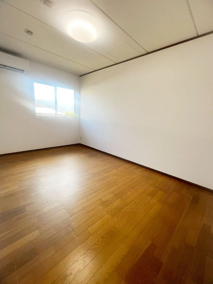 【全室フローリング】小学校まで徒歩約5分♪IHクッキングヒーター♪温水洗浄便座♪閑静な住宅街♪