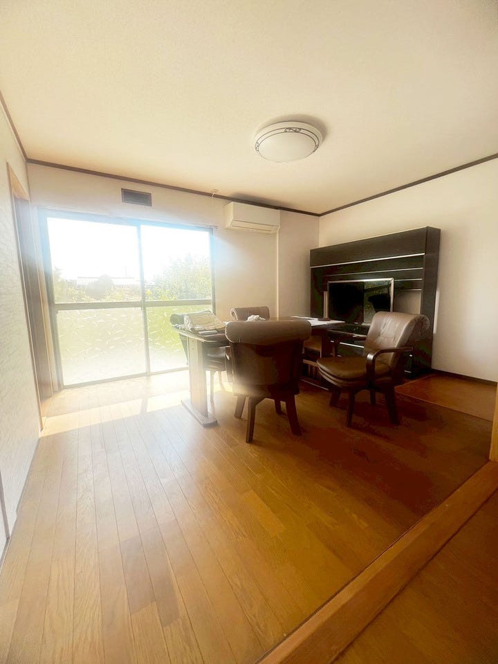 【全室フローリング】小学校まで徒歩約5分♪IHクッキングヒーター♪温水洗浄便座♪閑静な住宅街♪