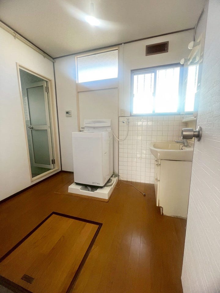 【全室フローリング】小学校まで徒歩約5分♪IHクッキングヒーター♪温水洗浄便座♪閑静な住宅街♪