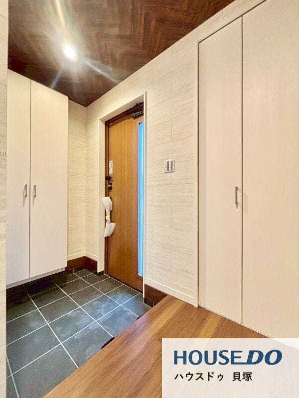 「ただいま」と「おかえり」が行き交うホッとするあたたかい玄関です。