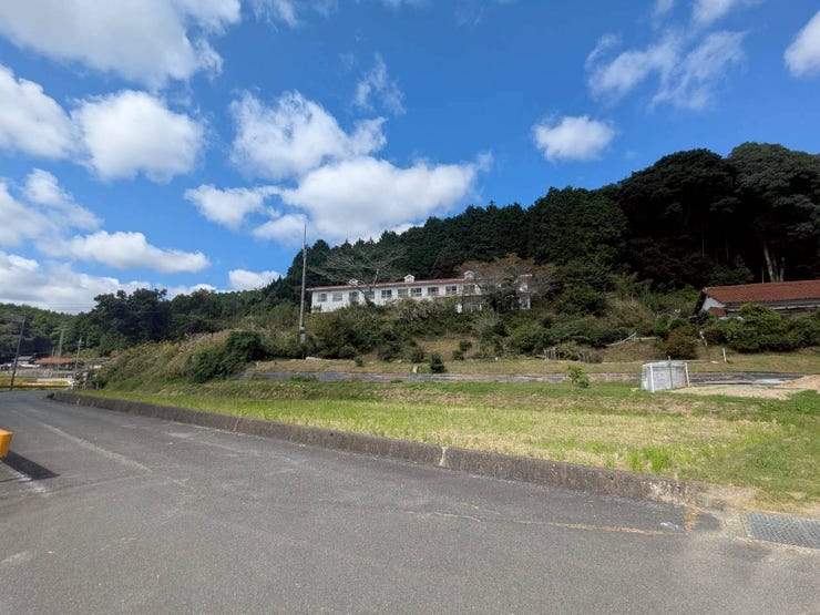 澄んだ青空と豊かな緑!自然に抱かれた理想的な環境です。