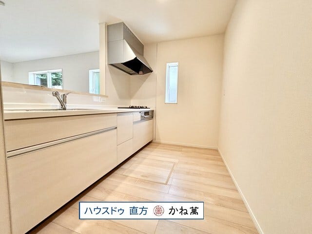 人気の対面式キッチン