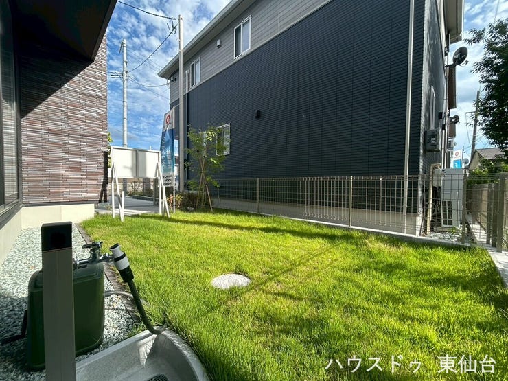 外水栓がついた、想像が膨らむお庭です♪