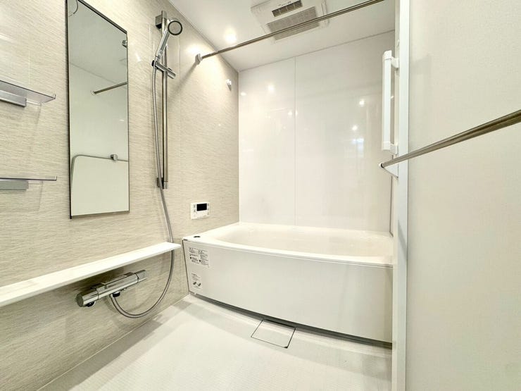 【Bathroom】リラックスできる空間で、一日の疲れを癒し、心身共にリフレッシュできます。